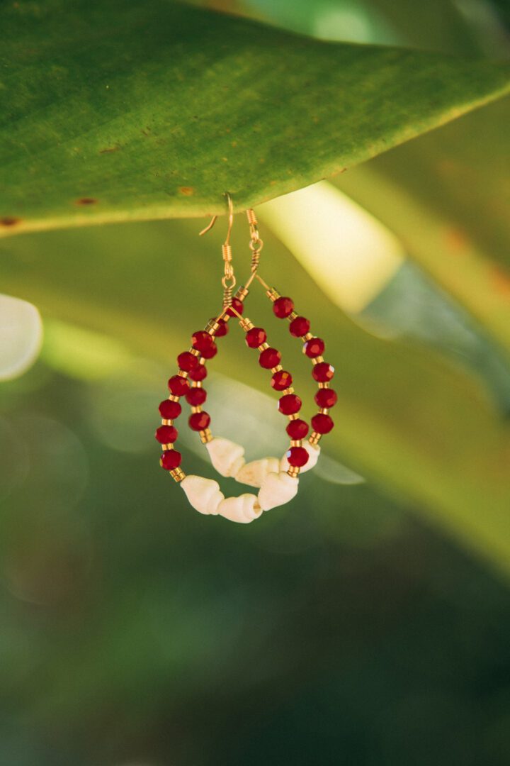 Aria boucles d oreilles coquillages rouge